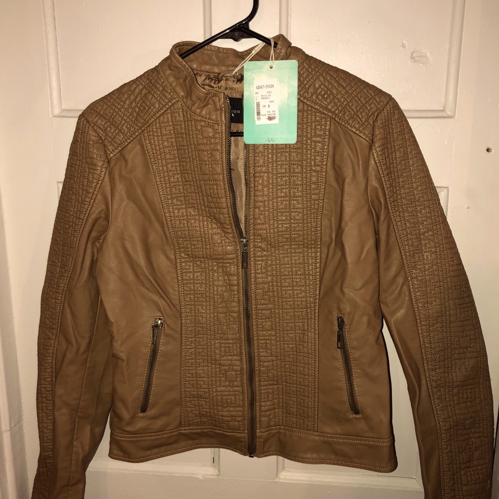 Super cute NWT jacket.